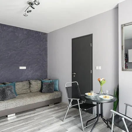 Koezponti, Jol Felszerelt Apartman Terasszal Siófok