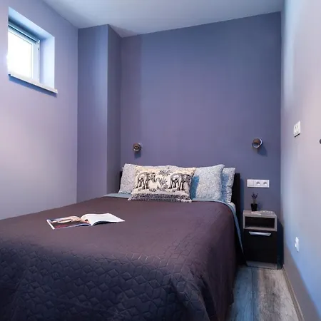Koezponti, Jol Felszerelt Apartman Terasszal *